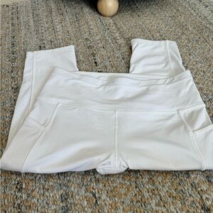 Lululemon white Capri excellent condition
